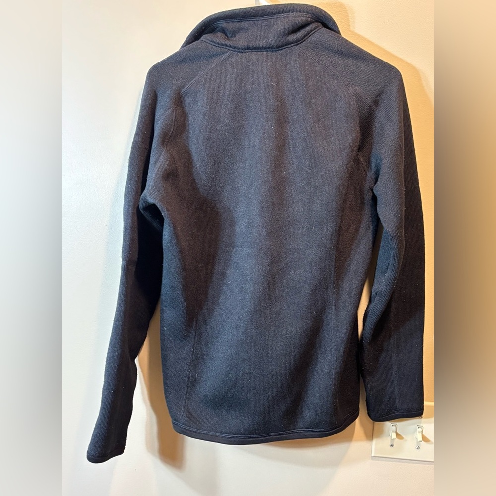 Patagonia Women’s Black Better Sweater! - Picture 3 of 7